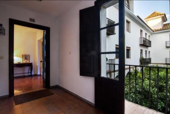 Apartamento En Un Dormitorio En Plaza Alfaro Sevilha Exterior foto